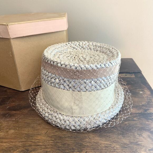 Vintage Union Made Woven Straw brimmed hat Mesh Ribbon detail original hat box‎